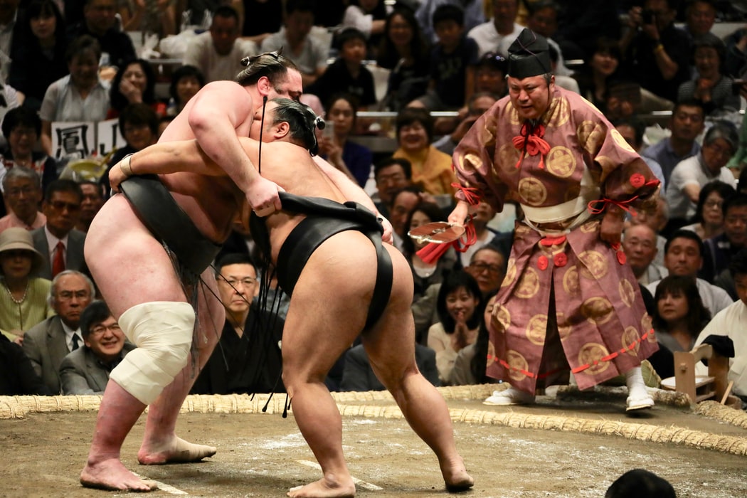 白川裕二郎が力士から純烈メンバーになった経歴 鍛えた筋肉がヤバい エンタメ 芸能 ニュース などの気になる話題をお届け